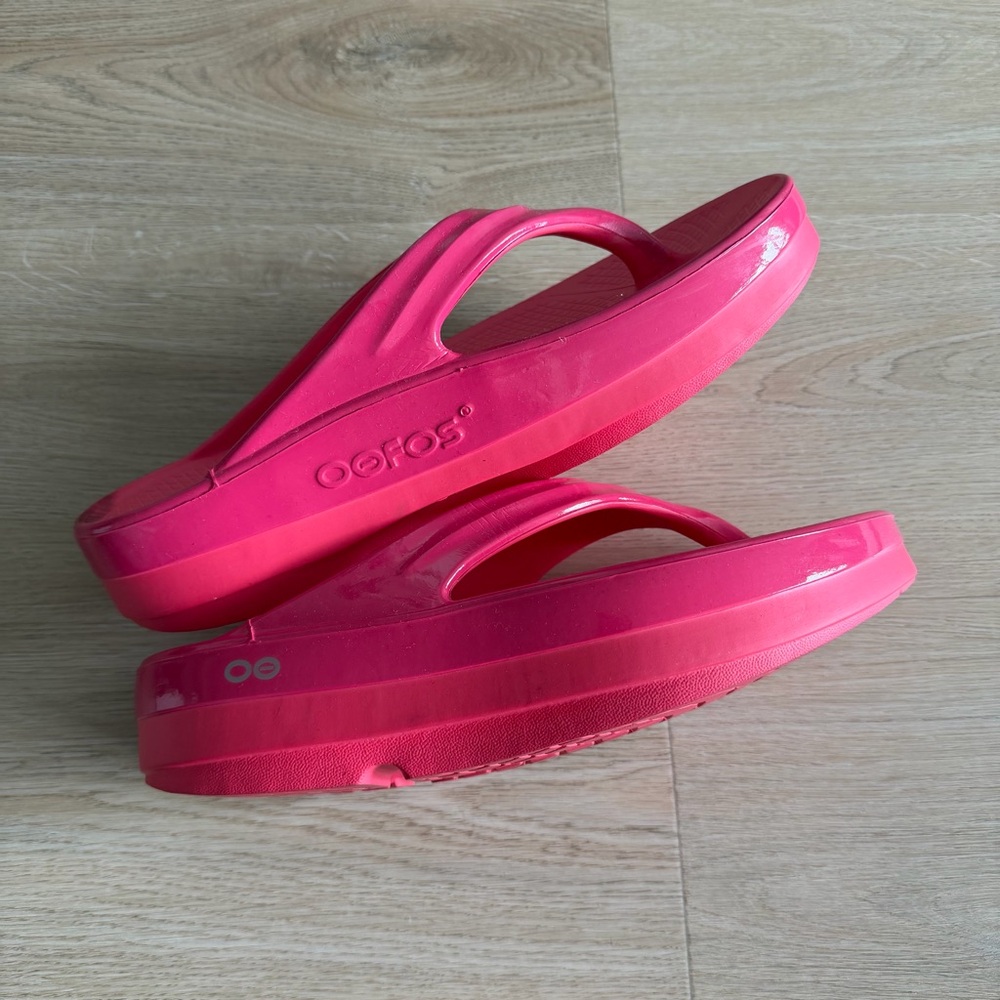 Oofos Women’s OOmega OOlala Sandal - Picture 4 of 8